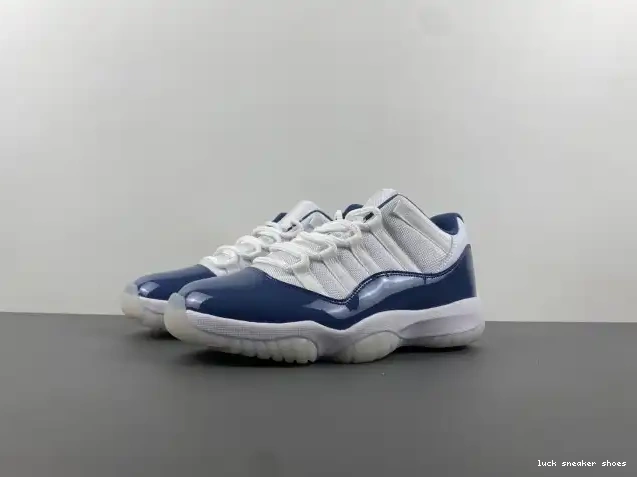 Reps LUCY 11 Jordan Low (2024) Navy Retro Midnight FV5104-104 0608